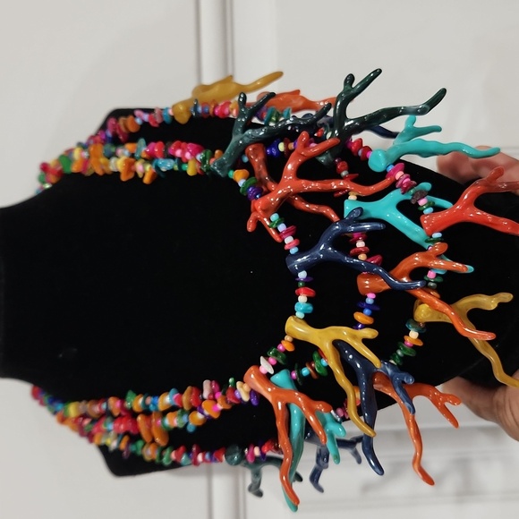 🔹️Piper K🔹️ Nautical Shell Reef Glass Coral 18" Multicolor Rainbow Necklace - Picture 4 of 6